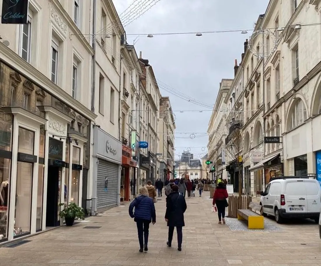 Au Mans, la rue de Bolton